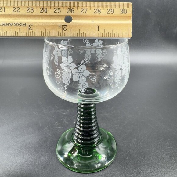 1970s Luminarc Roemer Green Beehive Stem Wine Glasses France Etched Grape Set 2 - Picture 4 of 10